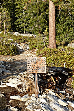 Sign to Chilnualna Lakes trail branch.